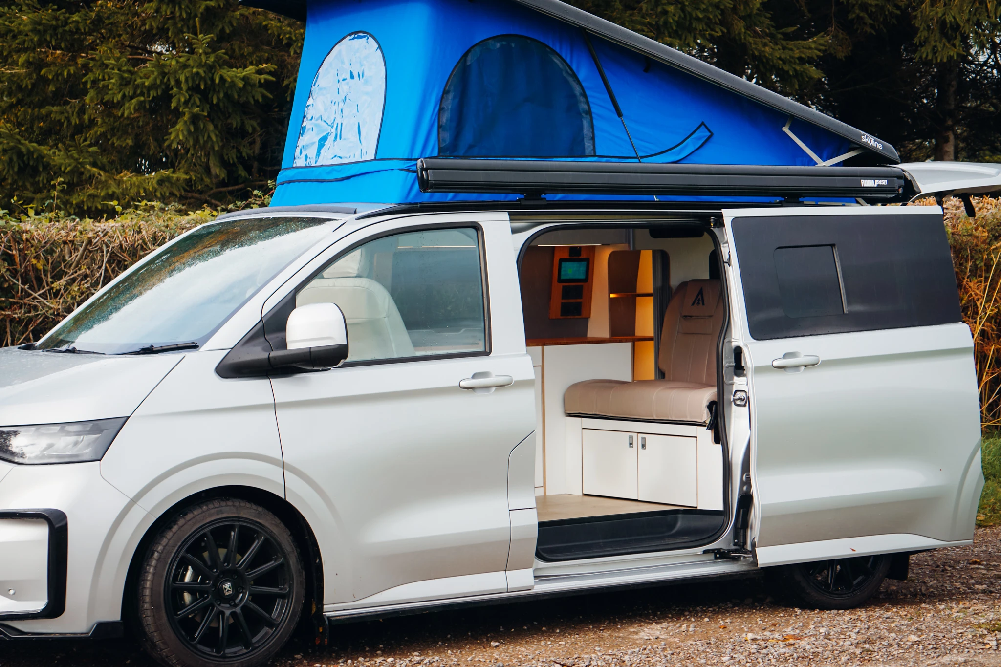 New '25 VW Transporter T7 Campervan 150ps Automatic Commerce Plus - Image 5