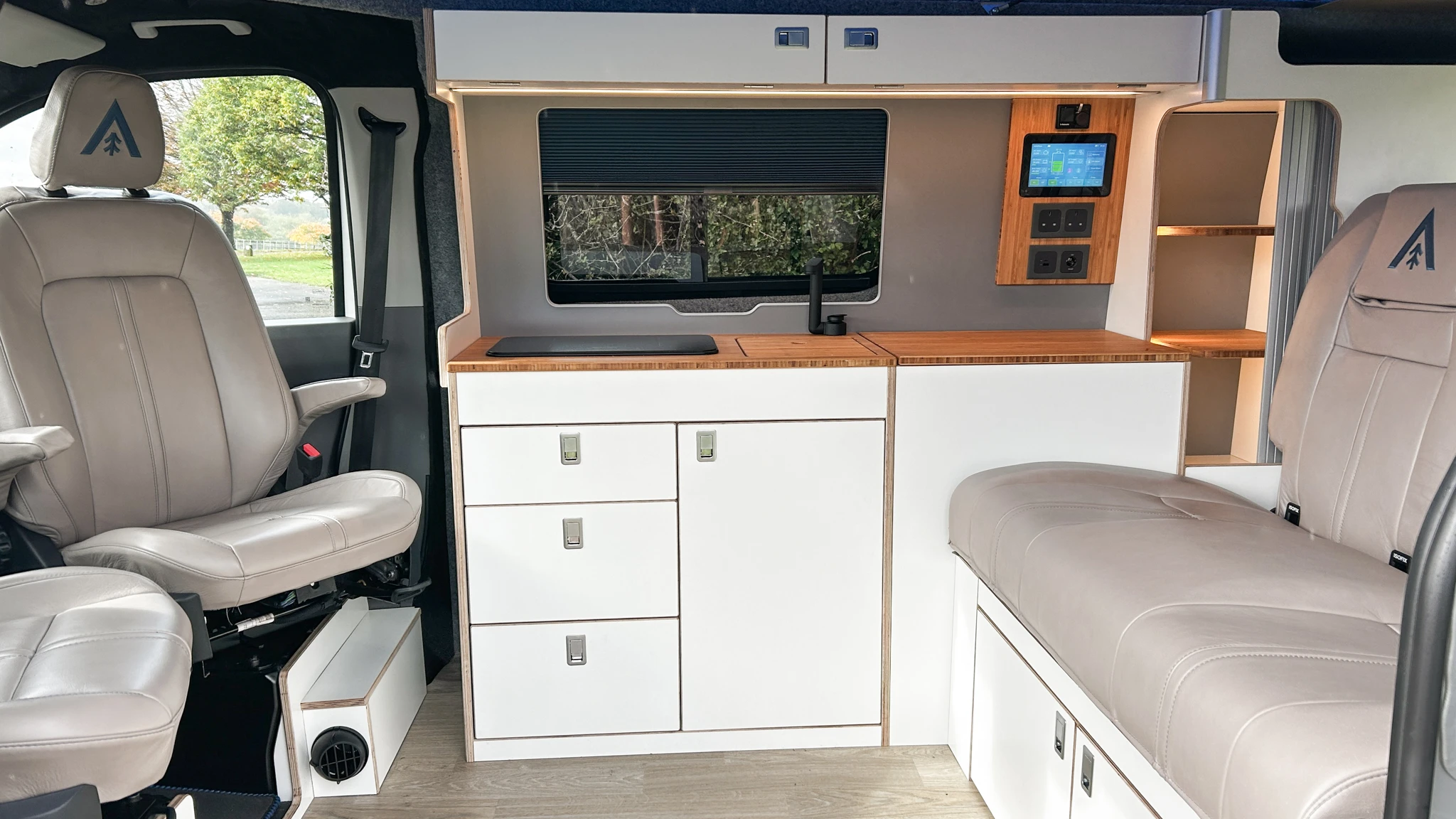 New '25 VW Transporter T7 Campervan 150ps Automatic Commerce Plus - Image 12