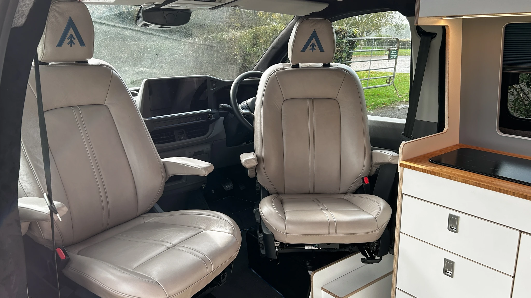 New '25 VW Transporter T7 Campervan 150ps Automatic Commerce Plus - Image 22