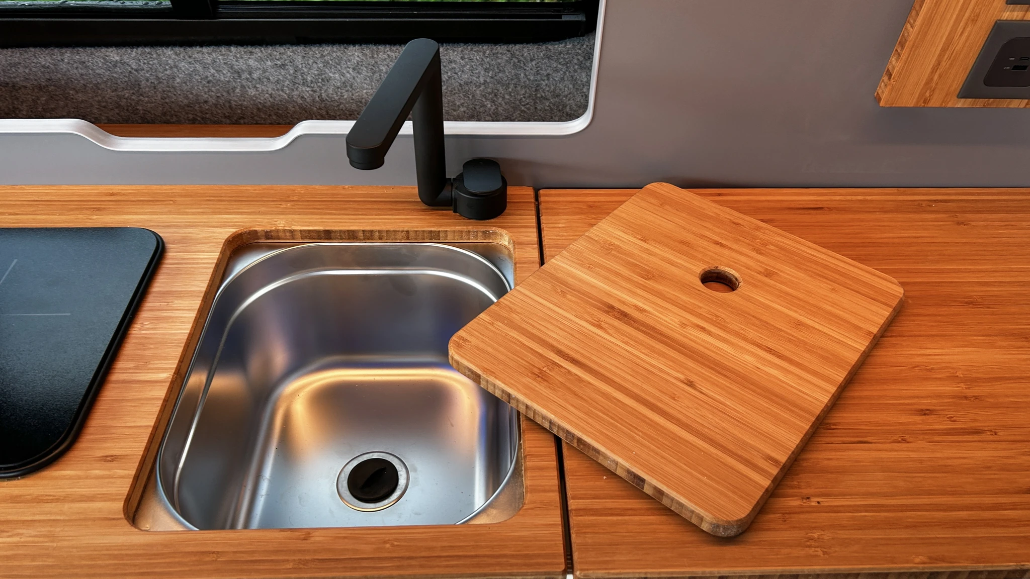 New '25 VW Transporter T7 Campervan 150ps Automatic Commerce Plus - Image 18