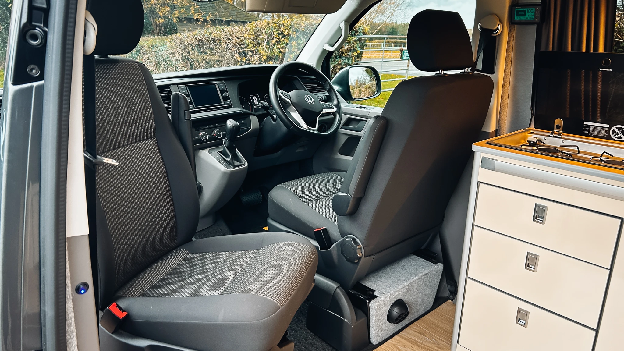 LWB VW TRANSPORTER HIGHLINE CAMPERVAN 150ps DSG Auto - Image 19