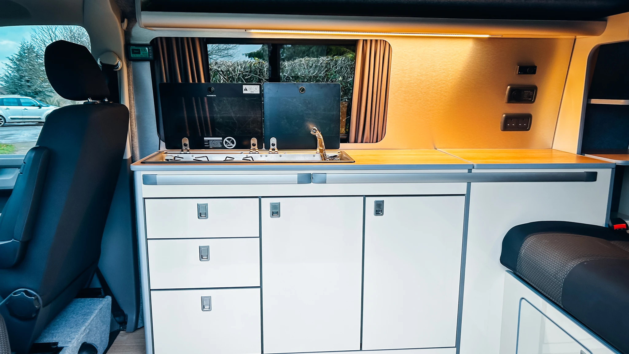 LWB VW TRANSPORTER HIGHLINE CAMPERVAN 150ps DSG Auto - Image 12