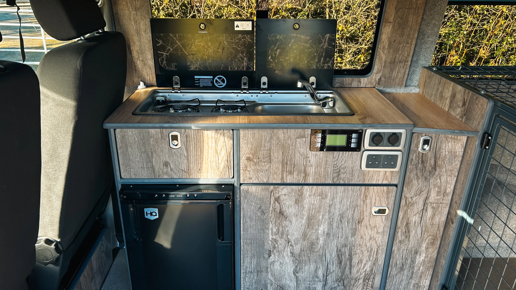 VW T6 Startline 101ps Campervan / Dog Carrier Van SWB - Image 11