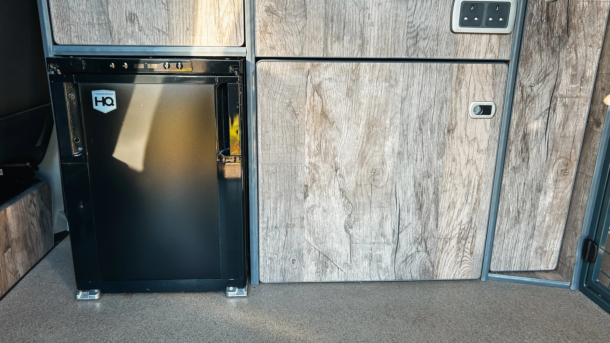 VW T6 Startline 101ps Campervan / Dog Carrier Van SWB - Image 15